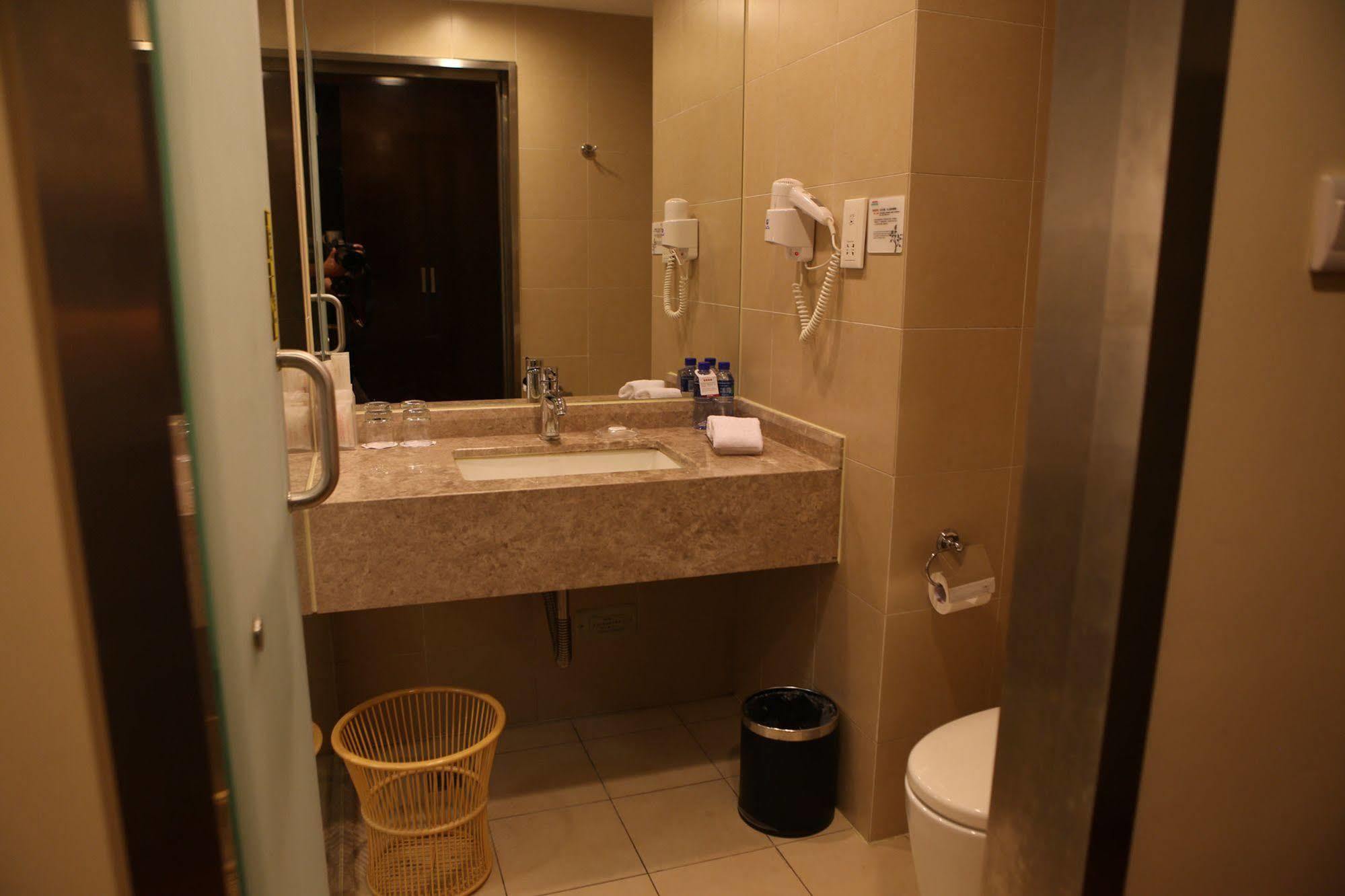 Benjoy Hotel - Jinqiao Branch Shanghai Bagian luar foto