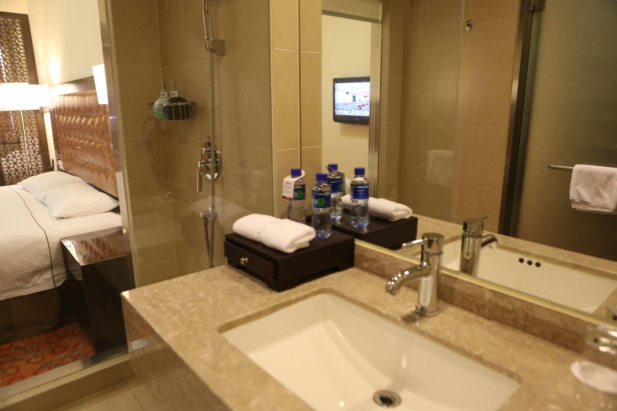 Benjoy Hotel - Jinqiao Branch Shanghai Bagian luar foto