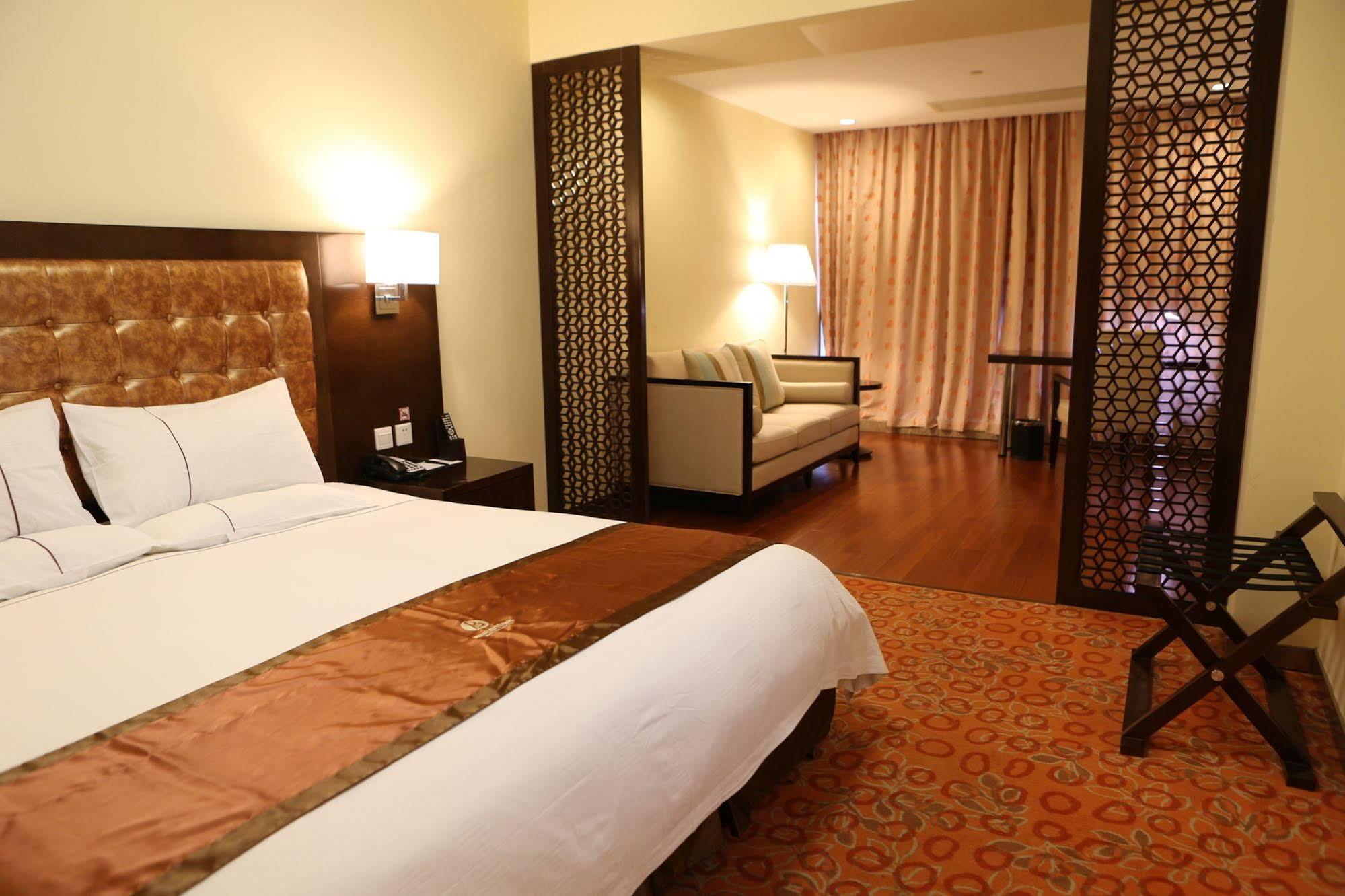 Benjoy Hotel - Jinqiao Branch Shanghai Bagian luar foto